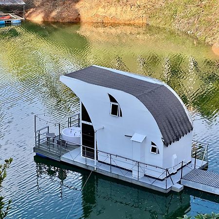 Casa Flotante La Trinidad Hotel Guatapé Kültér fotó