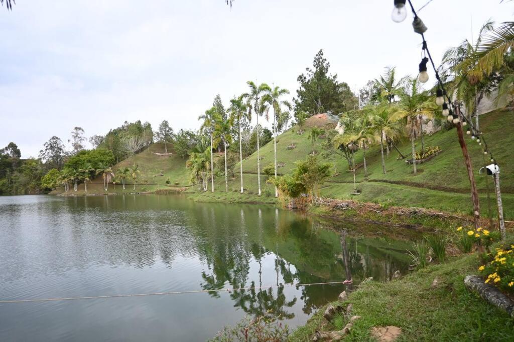 Casa Flotante La Trinidad Hotel Guatapé Kültér fotó