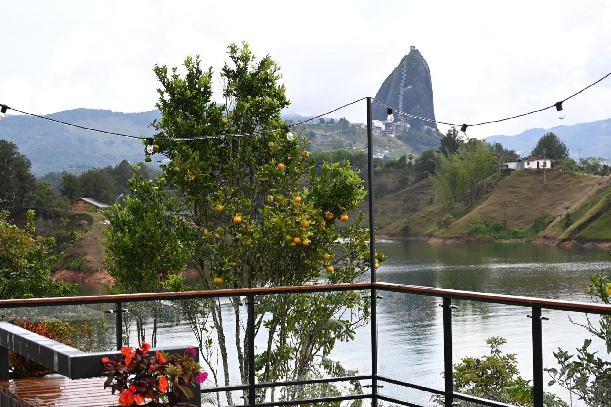 Casa Flotante La Trinidad Hotel Guatapé Kültér fotó