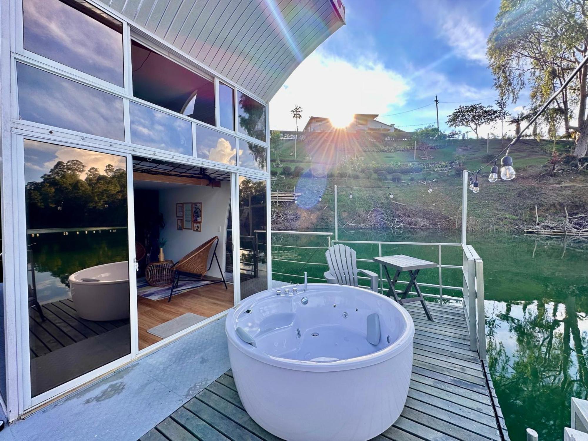 Casa Flotante La Trinidad Hotel Guatapé Kültér fotó