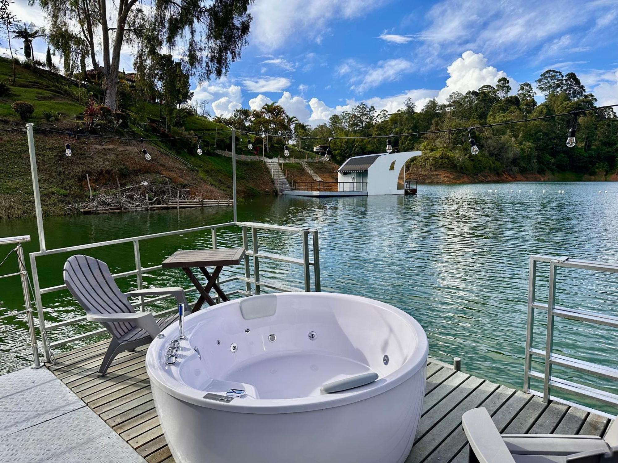 Casa Flotante La Trinidad Hotel Guatapé Kültér fotó